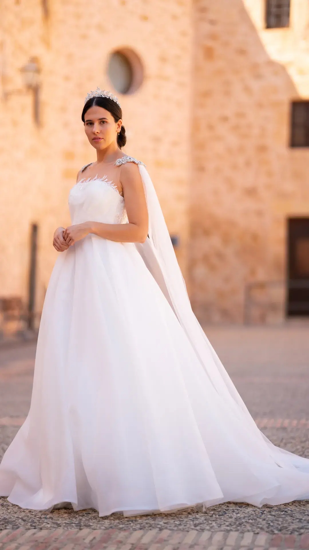 Almacén de la Novia probador de vestidos de corte sirena y línea A en Alicante